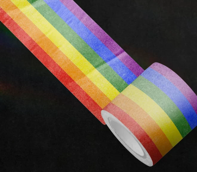 Tape e Binder, come fasciarsi il petto: una guida semplice su come ridurre la disforia