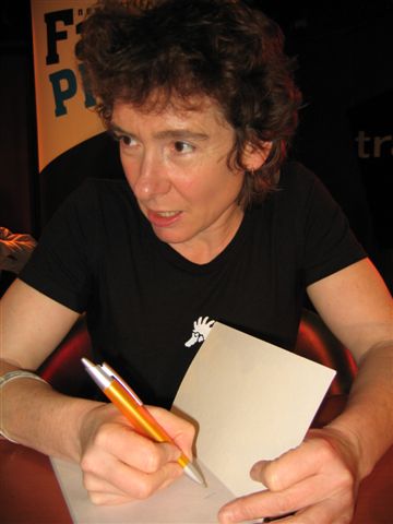 Jeanette Winterson: Perché essere felice quando puoi essere normale?