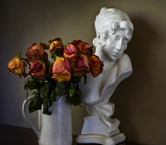 L’isola di lesbo e la poetessa Saffo paradigma omosessuale tra donne. Concetto antico di educazione femminile